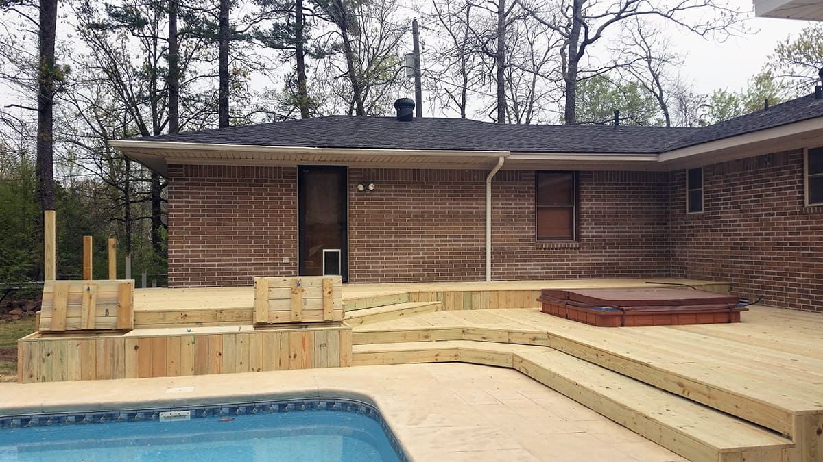 Hot Tub & Pool Deck